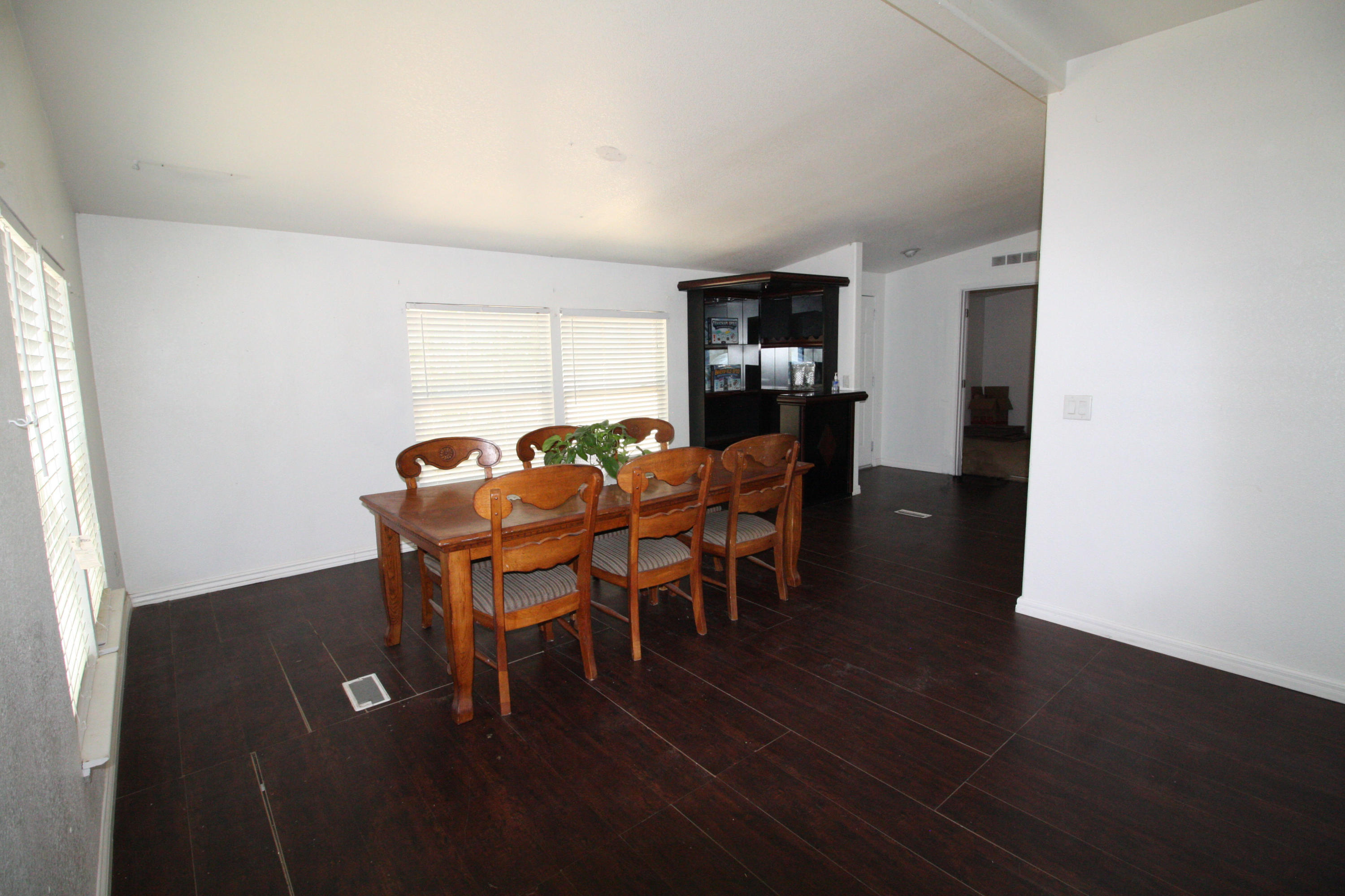 4234 Backus Road Mojave, CA 93501 - Photo 5 of 28 Living Room-Bar 1