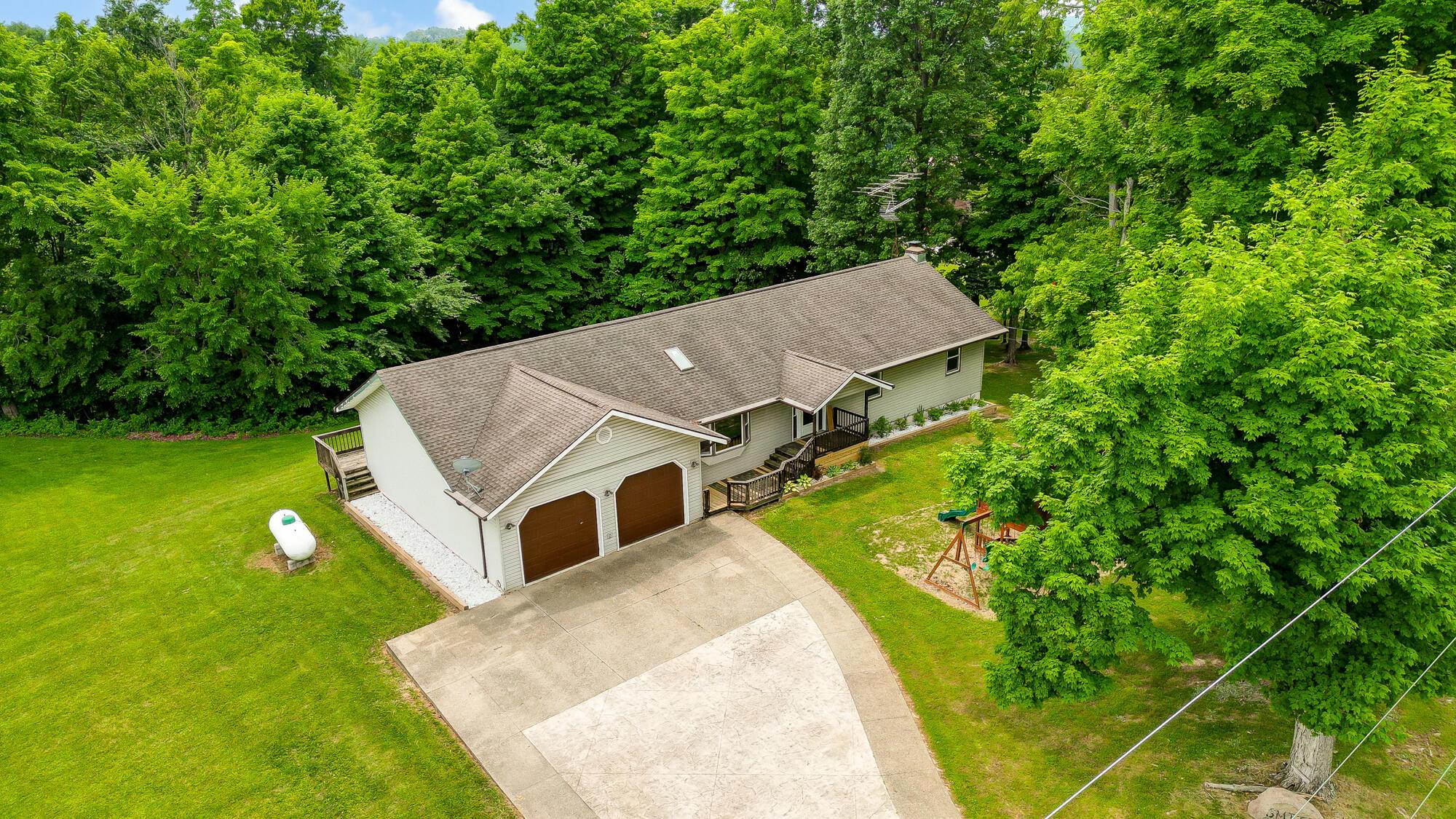 18256 Utica Road Utica, OH 43080 - Photo 2 of 48 Aerial of Home
