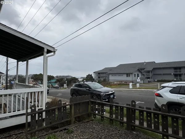 $395,000 | 714 Northwest Coast Street, Newport, OR 97365