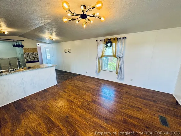$1,200 | 1992 Henry Hammond Road, Lumberton, NC 28360