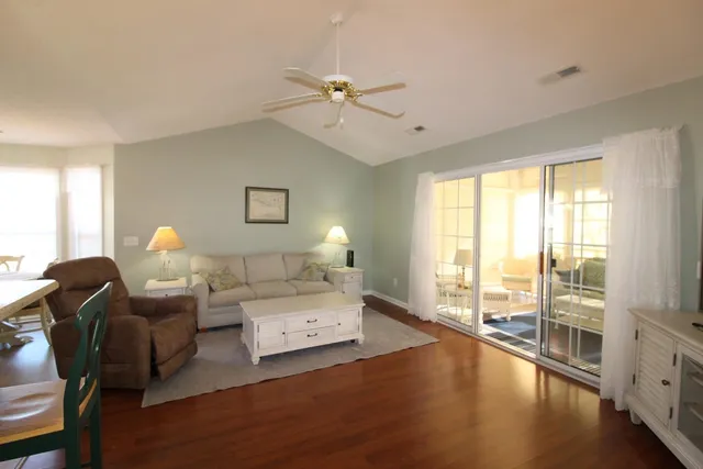 $425,000 | 528 Westham Drive, Murrells Inlet, SC 29576