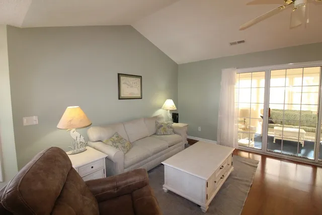 $425,000 | 528 Westham Drive, Murrells Inlet, SC 29576