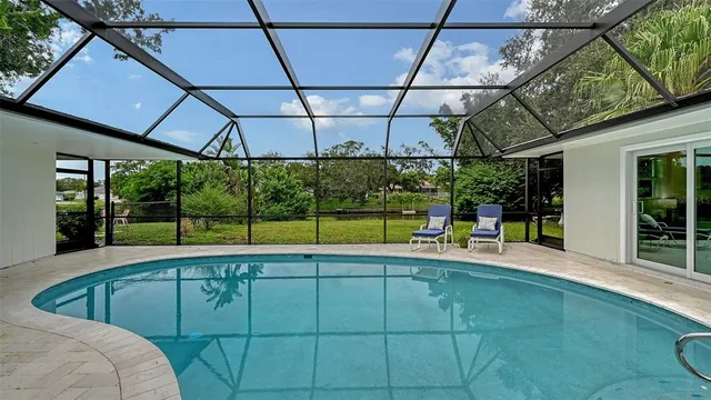 $875,000 | 2516 Tanglewood Drive, Sarasota, FL 34239