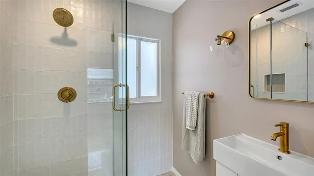 $875,000 | 2516 Tanglewood Drive, Sarasota, FL 34239