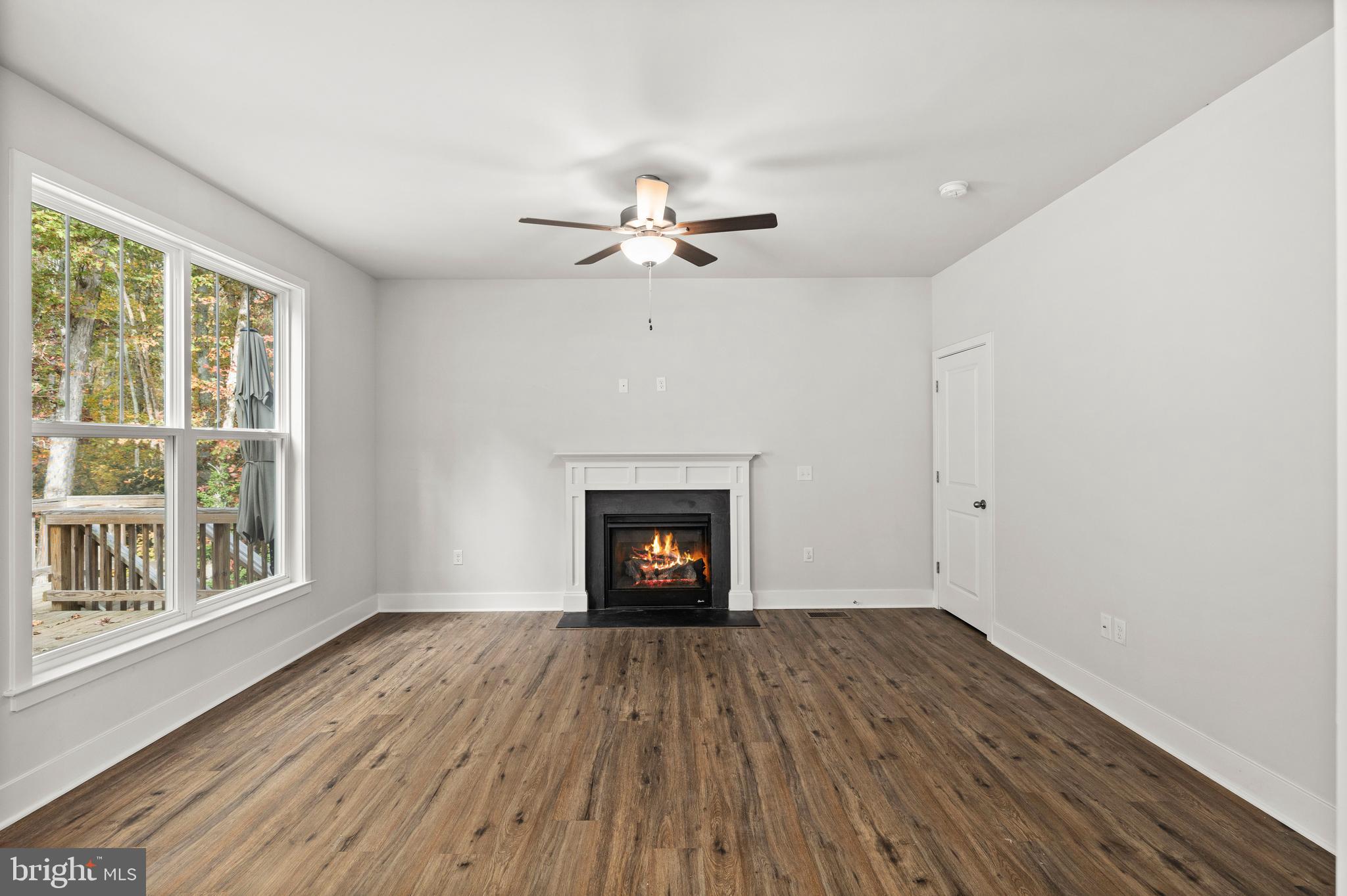 9113 Royal Court Partlow, VA 22534 - Photo 15 of 38 Family room off kitchen
