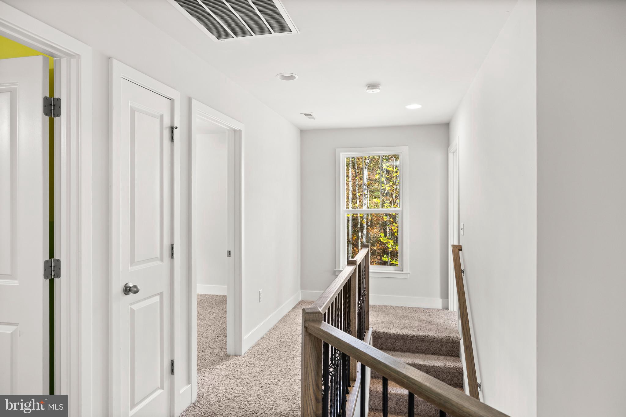 9113 Royal Court Partlow, VA 22534 - Photo 19 of 38 Upper hall