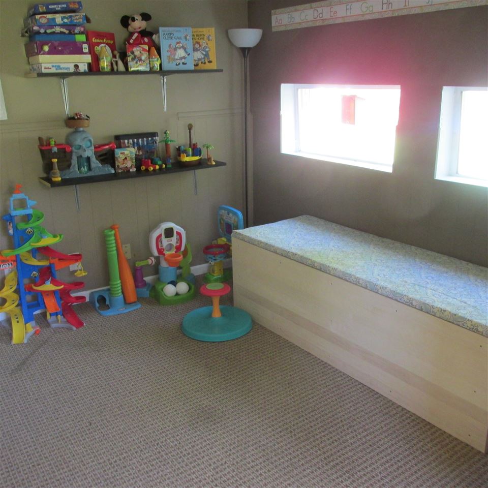 5332 Chadwick Road Evansville, IN 47710 - Photo 17 of 24 Gallery Image 17