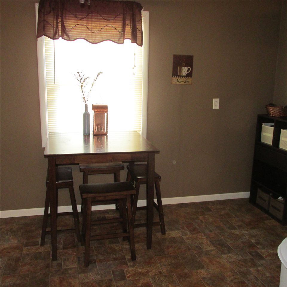 5332 Chadwick Road Evansville, IN 47710 - Photo 8 of 24 Gallery Image 8