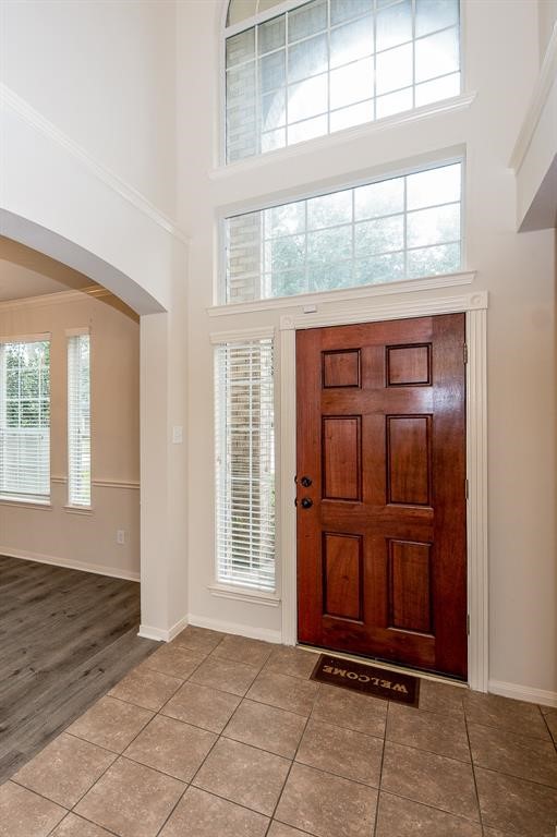 18914 Appletree Ridge Road Houston, TX 77084 - Photo 2 of 31 an empty room with windows