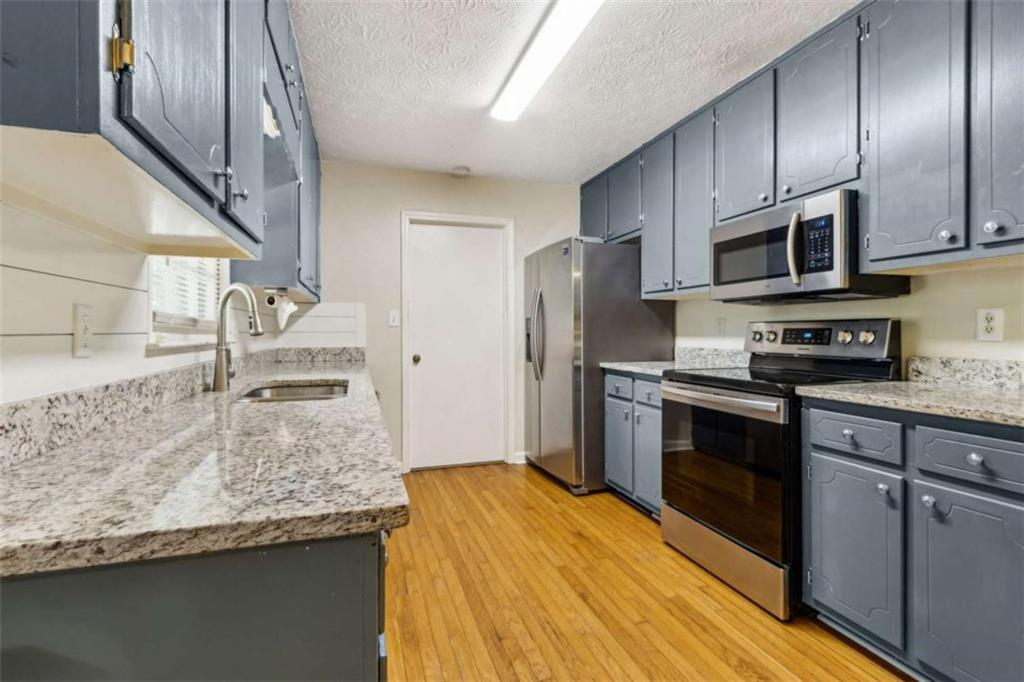 406 Farm Street Loganville, GA 30052 - Photo 11 of 43