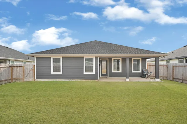 $2,500 | 31734 Hallington Hl Lane, Fulshear, TX 77441