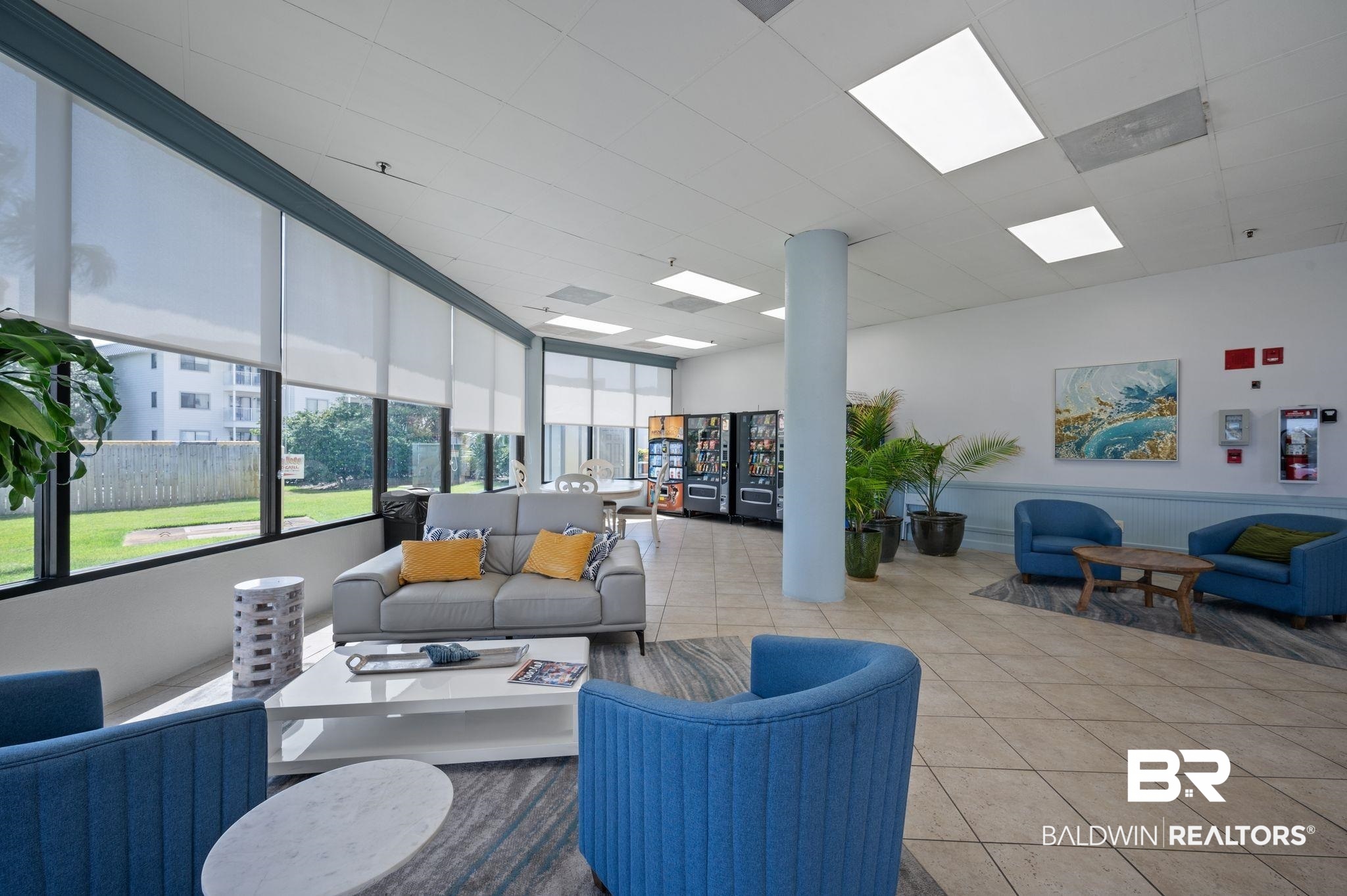 375 Plantation Road, Unit 5304 Gulf Shores, AL 36542 - Photo 4 of 42 View of building lobby