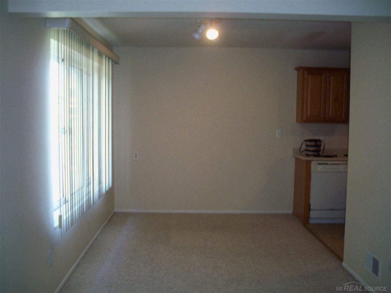 29414 Hoover Road Warren, MI 48093 - Photo 17 of 25 31383213-16.JPG