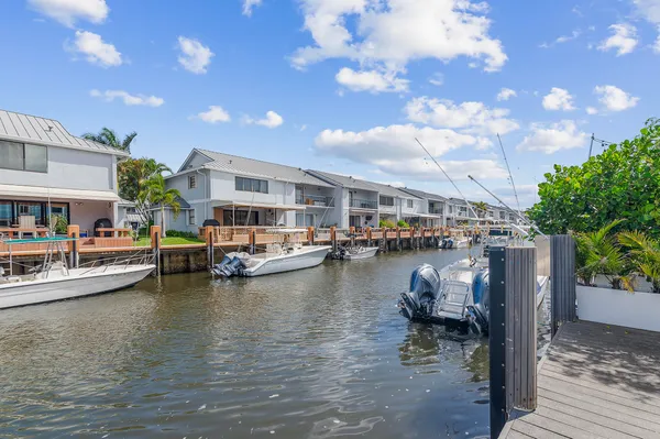 $4,000 | 718 Rider Road, Boynton Beach, FL 33435