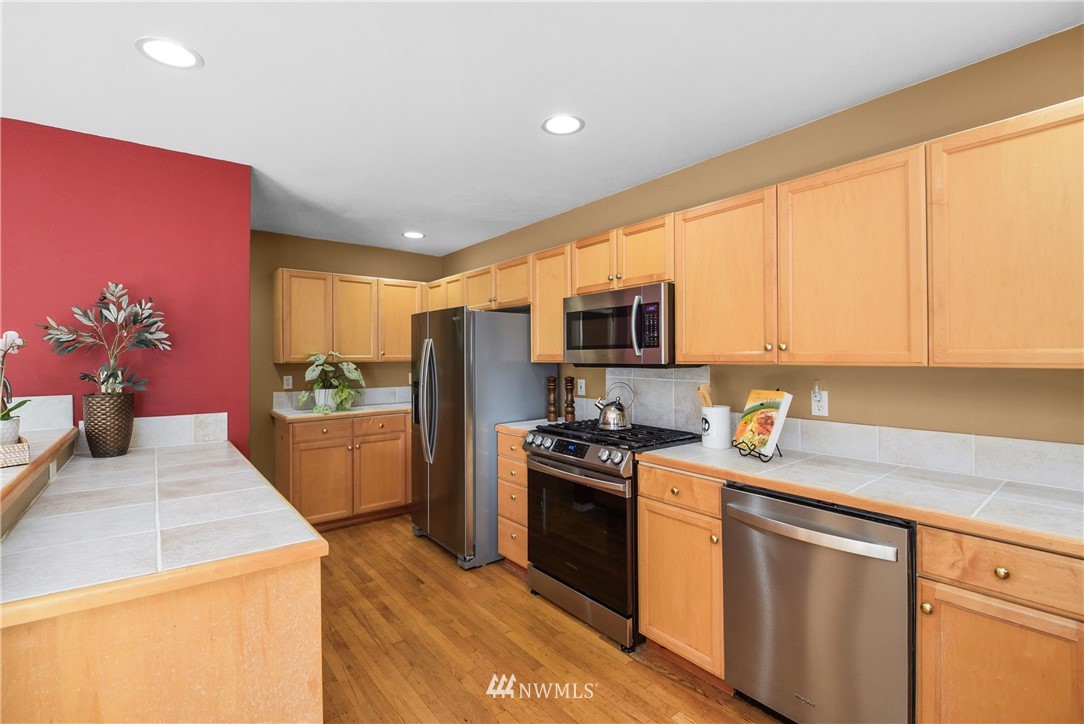 2430 195th Street Southeast, Unit B Bothell, WA 98012 - Photo 9 of 25 Gallery Image 9