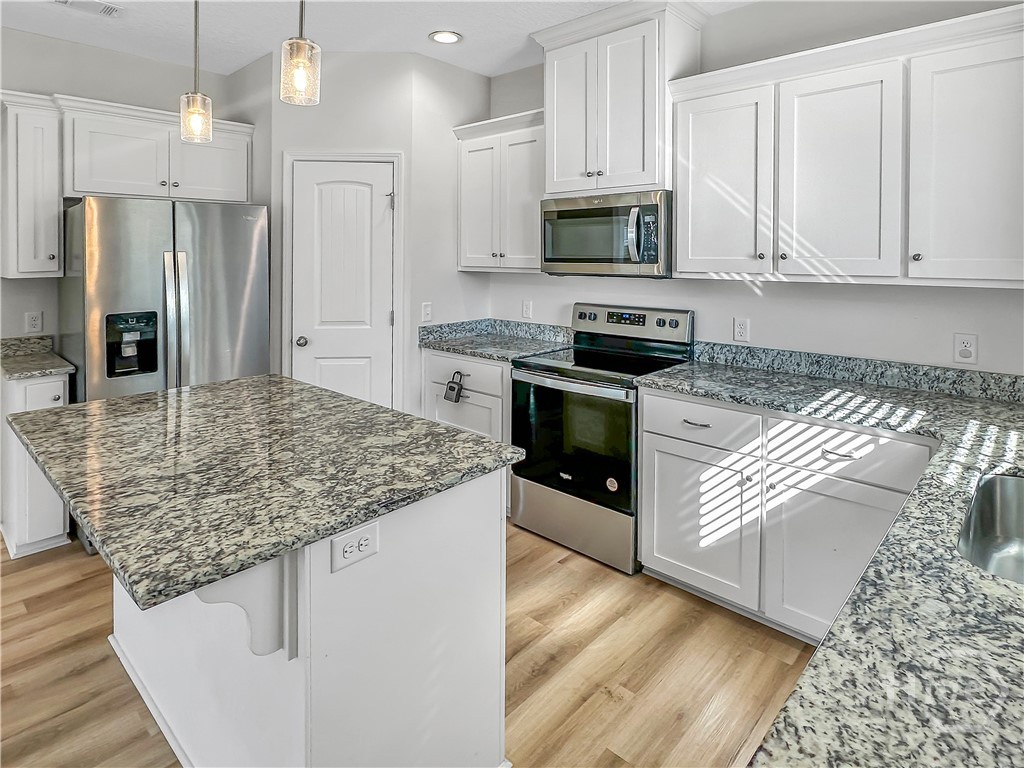 945 Grayson Avenue Hinesville, GA 31313 - Photo 8 of 35