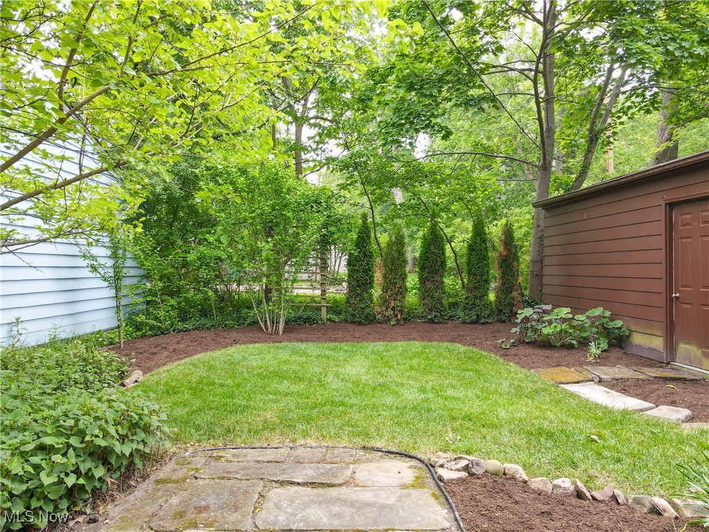 2431 Queenston Road Cleveland, OH 44118 - Photo 28 of 31