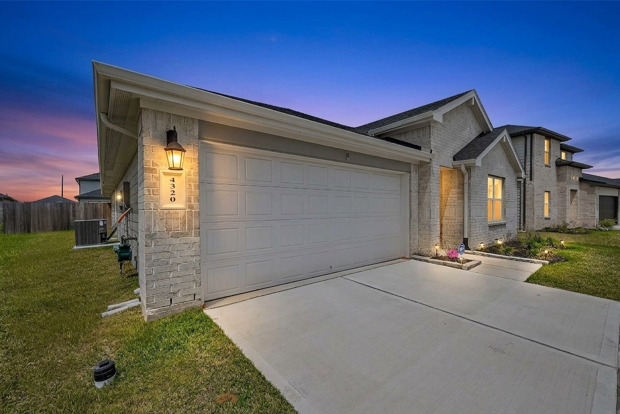 4320 Rustling Aspen Drive Rosenberg, TX 77469 - Photo 3 of 49 ***Twilight Enhanced Photo***