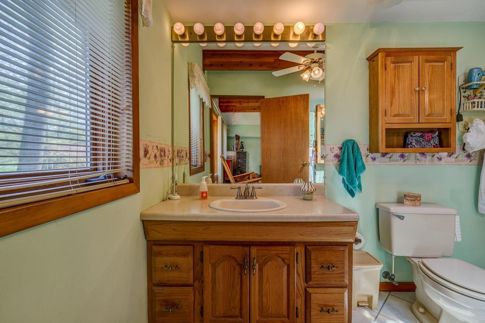739 Oldfield Road Moneta, VA 24121 - Photo 24 of 50 Full Bath 3