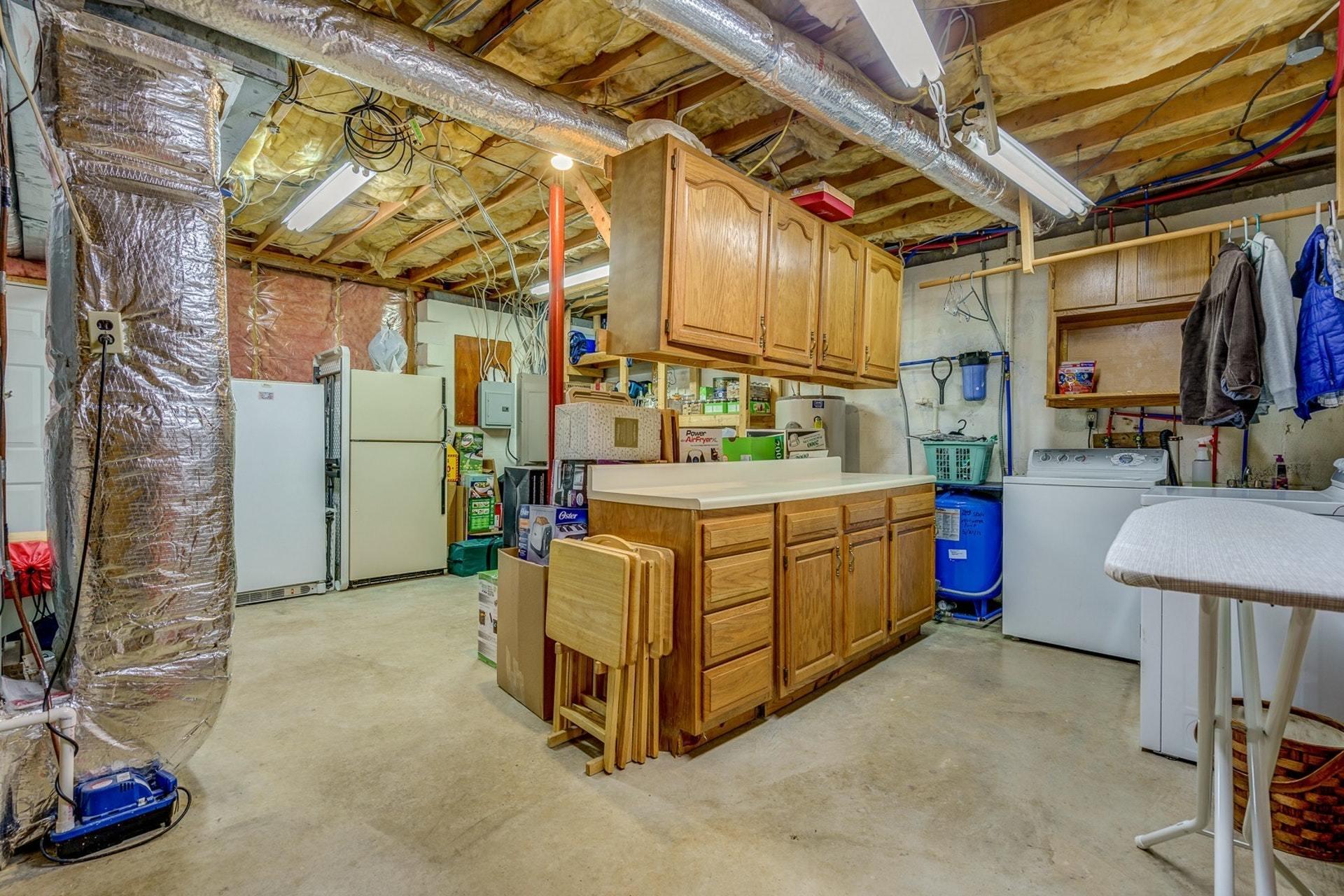 739 Oldfield Road Moneta, VA 24121 - Photo 25 of 50 Workshop/Storage Area