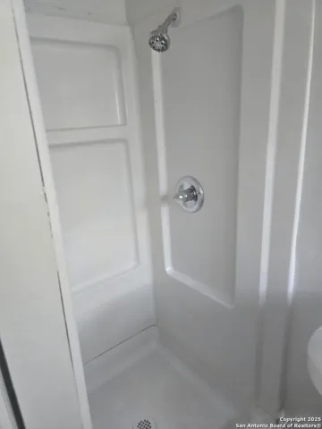 $900 | 553 Barrett Place, Unit B, San Antonio, TX 78225