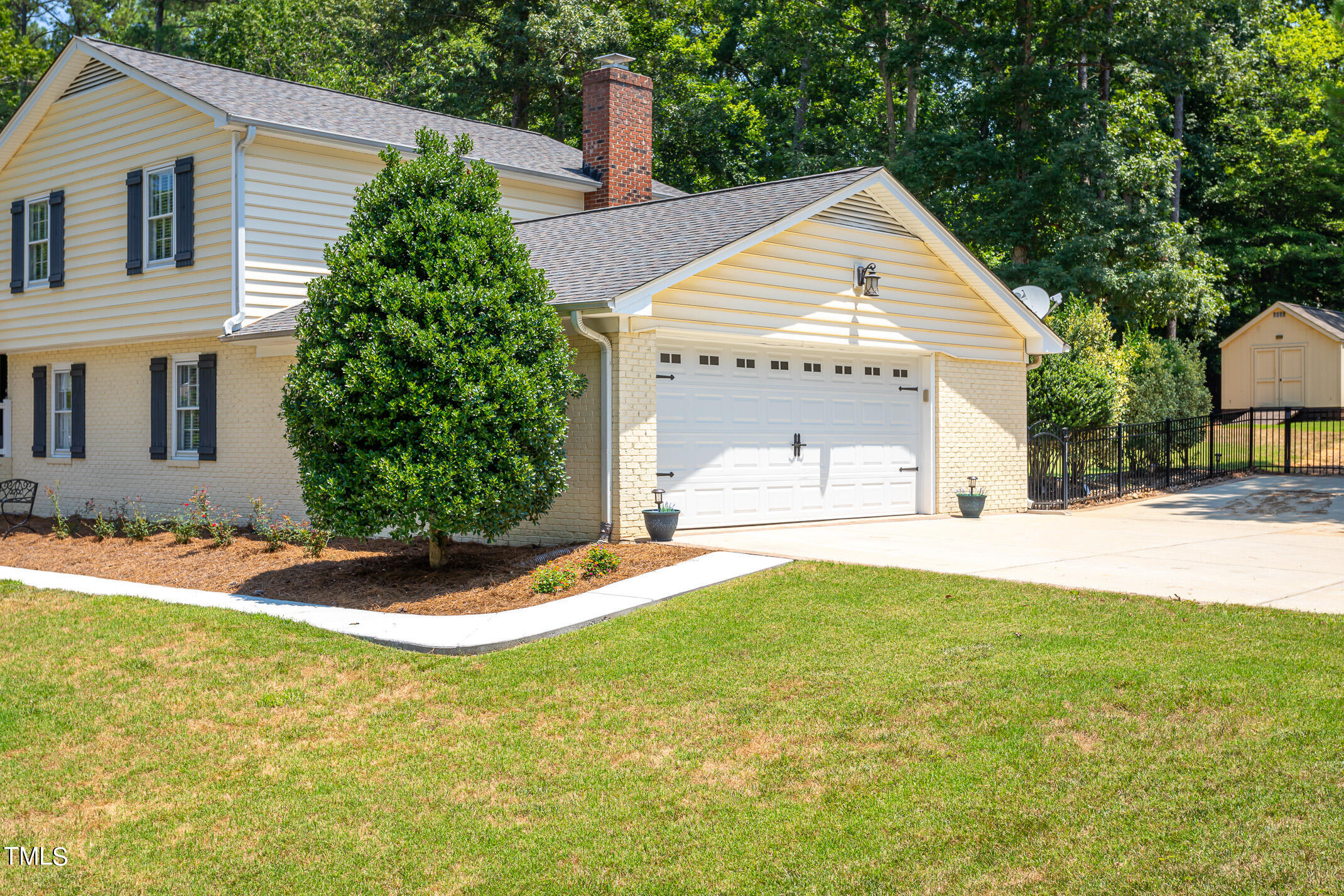 6700 Valley Drive Raleigh, NC 27612 - Photo 4 of 37 mann-6700-valley-47