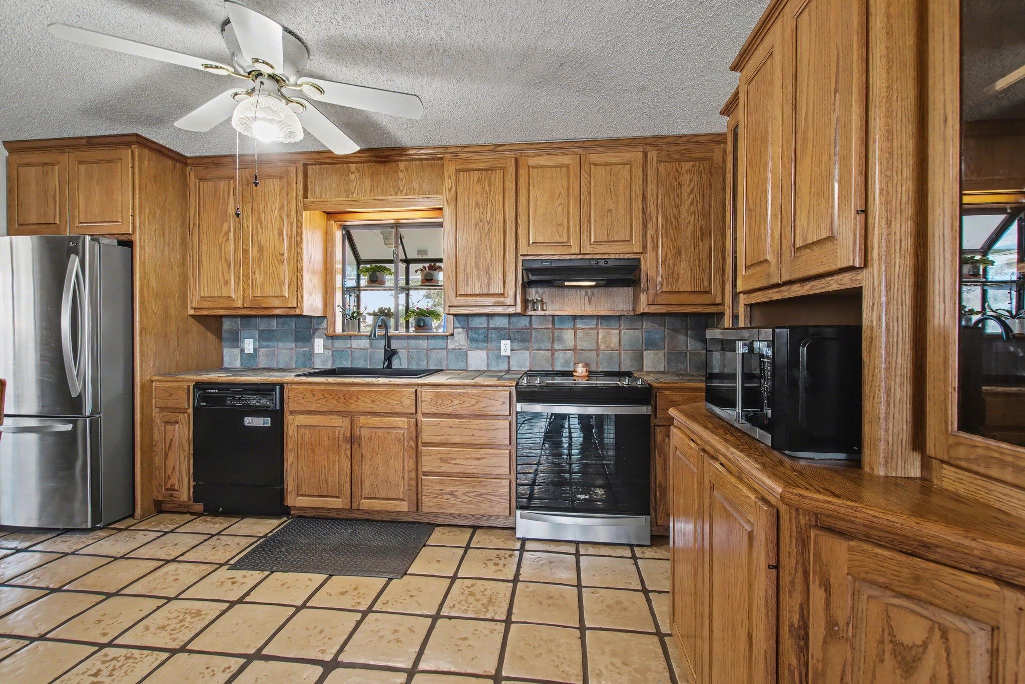 501 Bumpy Ridge Drive Burnet, TX 78611 - Photo 9 of 30