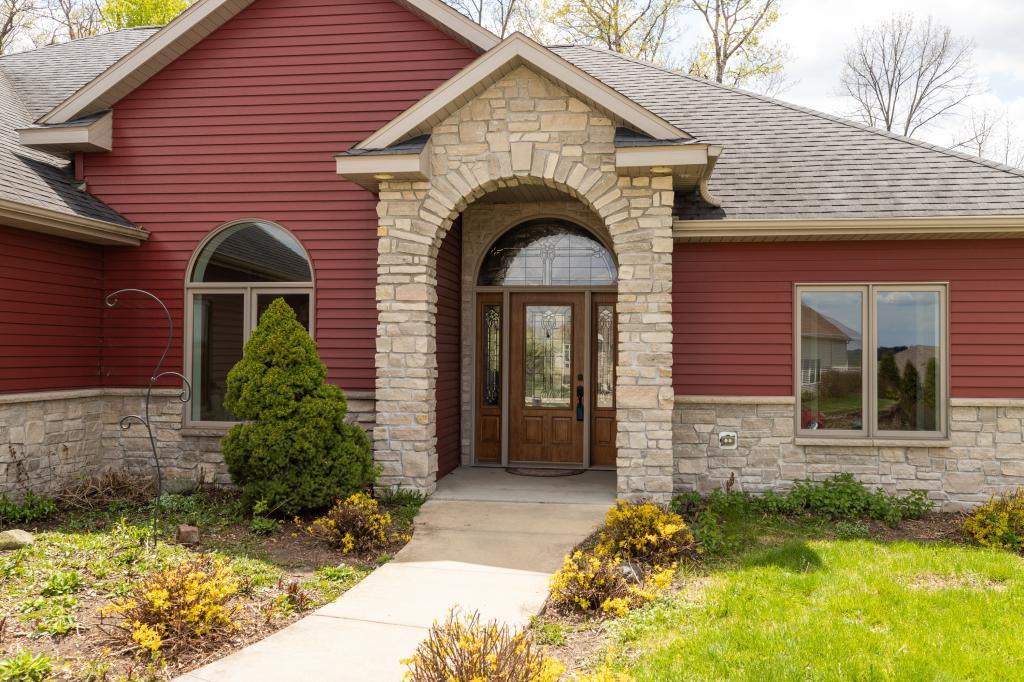 737 Brandon Lane Southwest Rochester, MN 55902 - Photo 2 of 49 Gallery Image 2