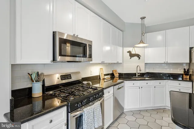 $787,000 | 1718 Stuart Pointe Lane, Herndon, VA 20194