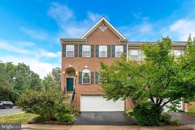 $787,000 | 1718 Stuart Pointe Lane, Herndon, VA 20194