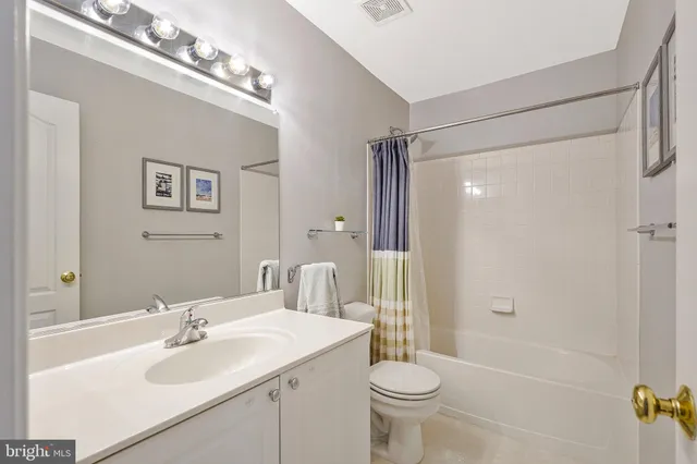 $787,000 | 1718 Stuart Pointe Lane, Herndon, VA 20194