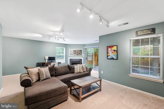 $787,000 | 1718 Stuart Pointe Lane, Herndon, VA 20194