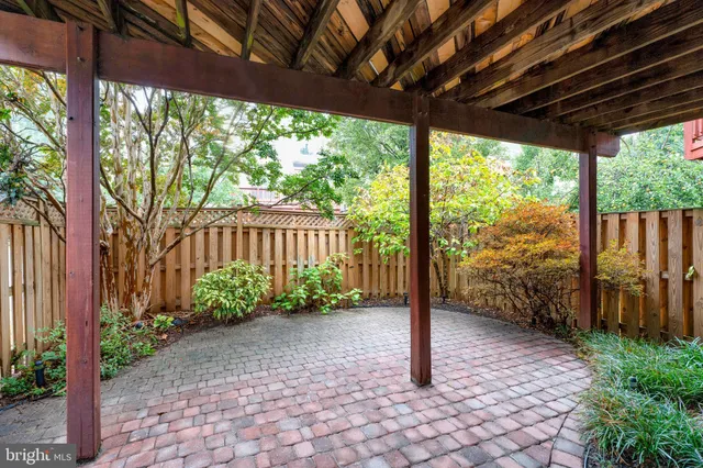 $787,000 | 1718 Stuart Pointe Lane, Herndon, VA 20194