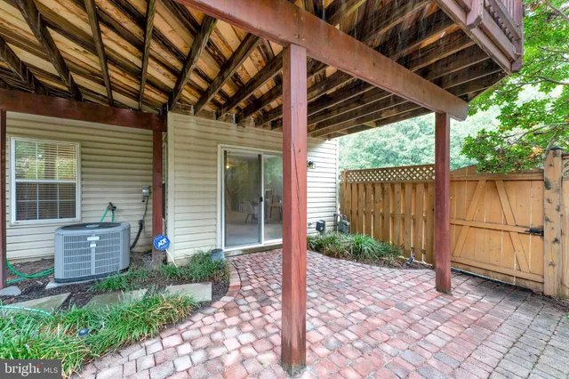 $787,000 | 1718 Stuart Pointe Lane, Herndon, VA 20194