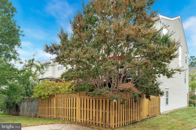 $787,000 | 1718 Stuart Pointe Lane, Herndon, VA 20194