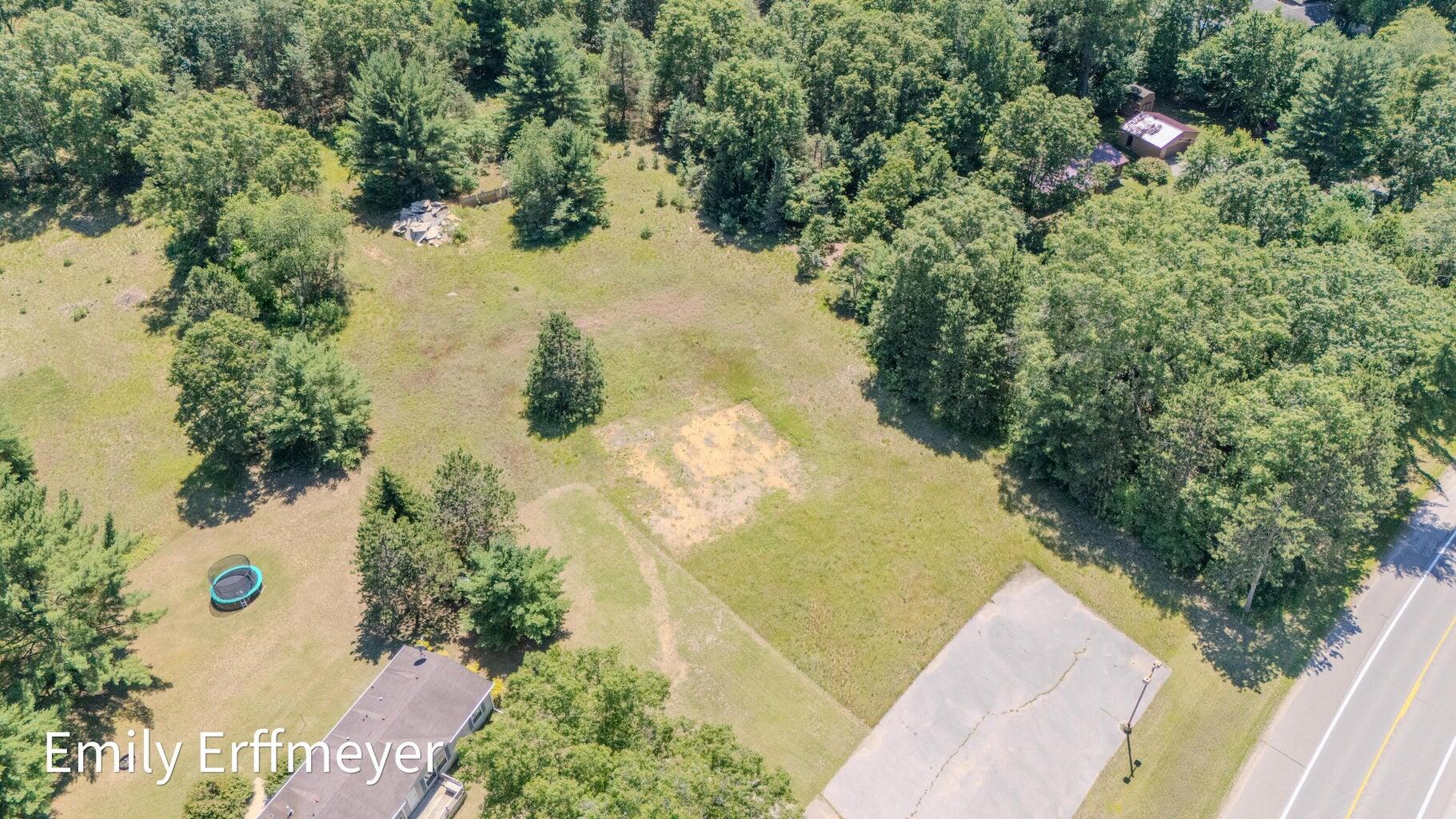 7142 Holton Road Twin Lake, MI 49457 - Photo 3 of 10 20240708145528799761000000-o