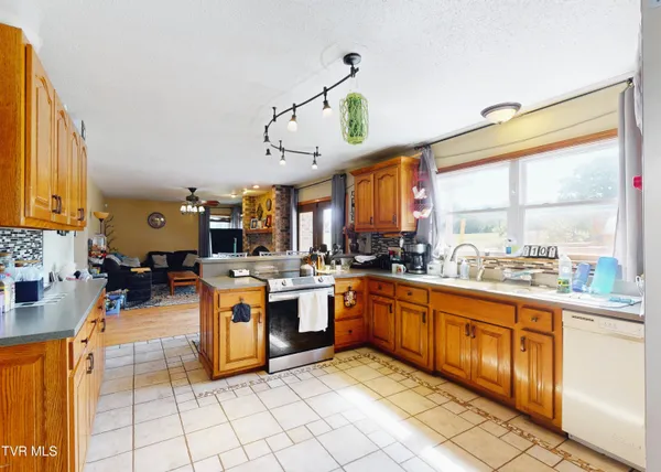 $699,900 | 8855 Highway 107 Cutoff, Greeneville, TN 37743