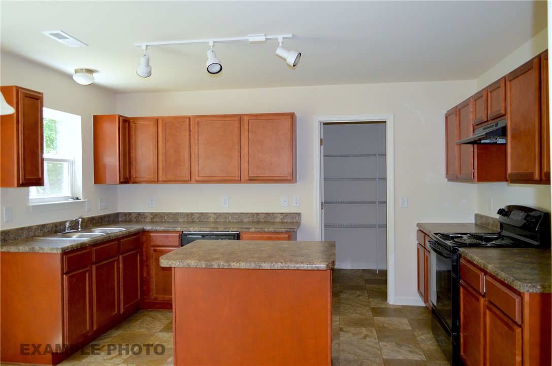 1064 Edenbrooke Circle Anderson, SC 29621 - Photo 4 of 11 Gallery Image 4