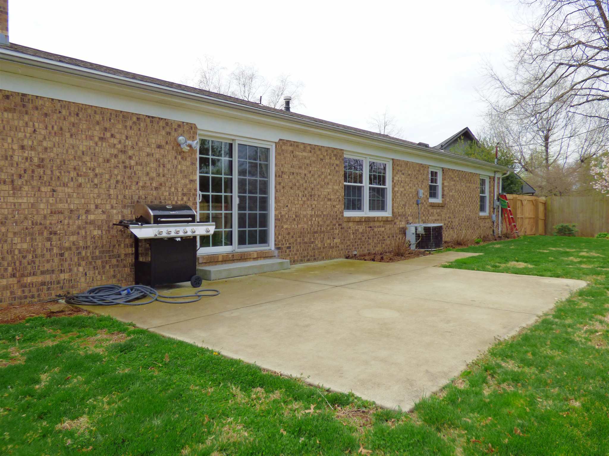 8044 Ridgemont Drive Newburgh, IN 47630 - Photo 4 of 26 Gallery Image 4