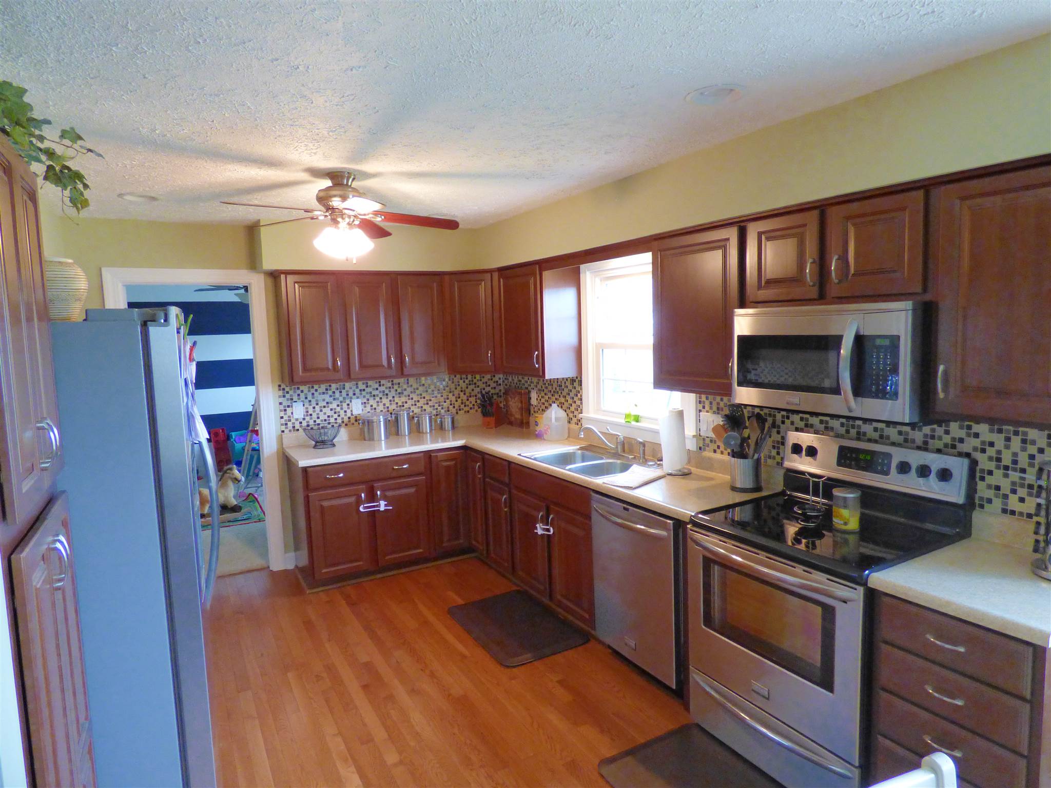 8044 Ridgemont Drive Newburgh, IN 47630 - Photo 9 of 26 Gallery Image 9