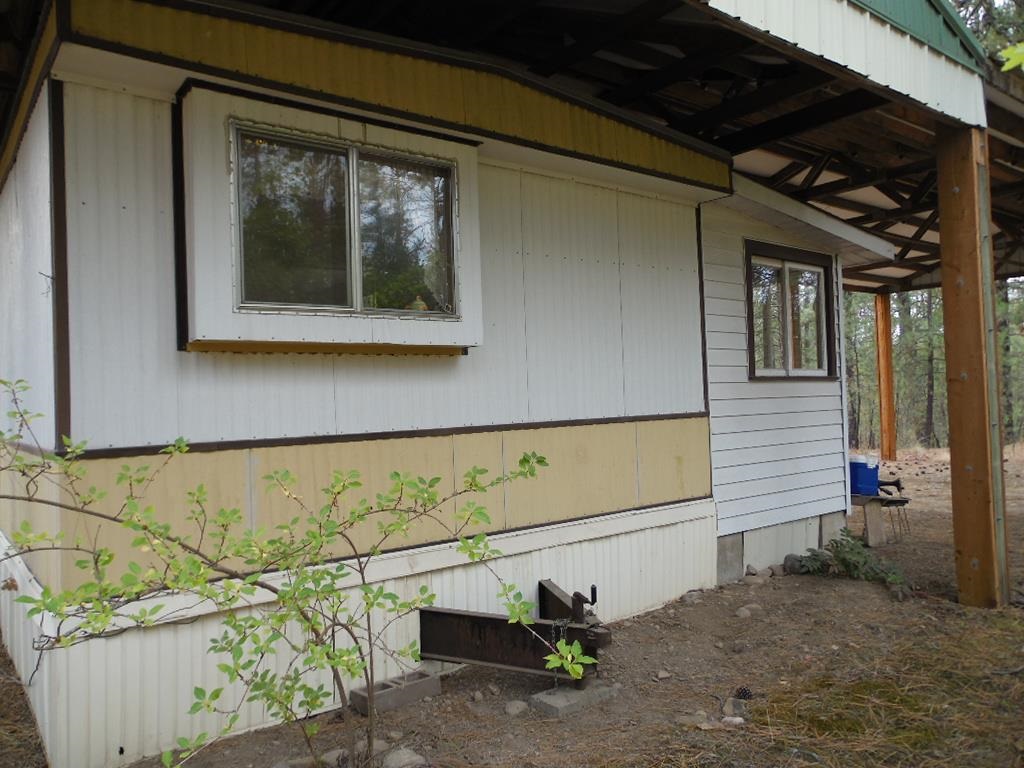 4822 Highway 231 Springdale, WA 99173 - Photo 3 of 32