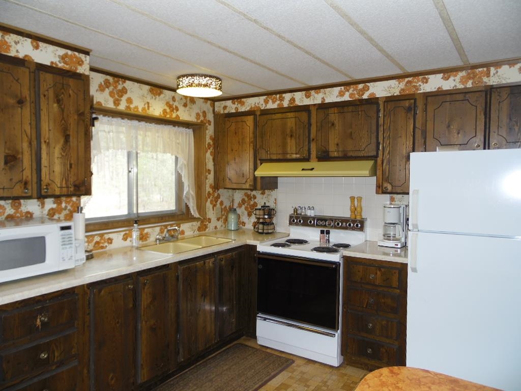 4822 Highway 231 Springdale, WA 99173 - Photo 9 of 32