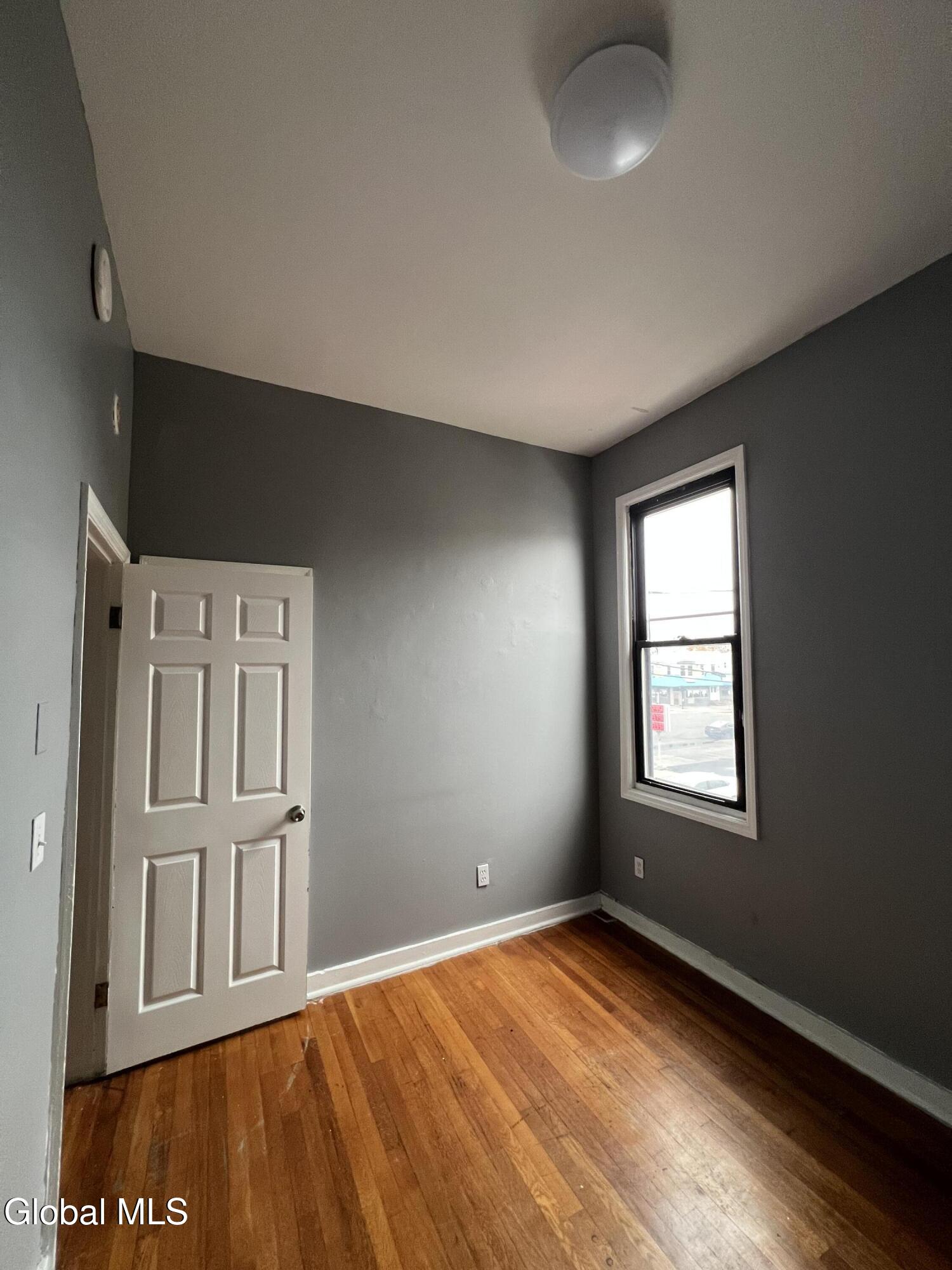 613 Clinton Avenue, Unit 2R Albany, NY 12206 - Photo 6 of 8 Bedroom3