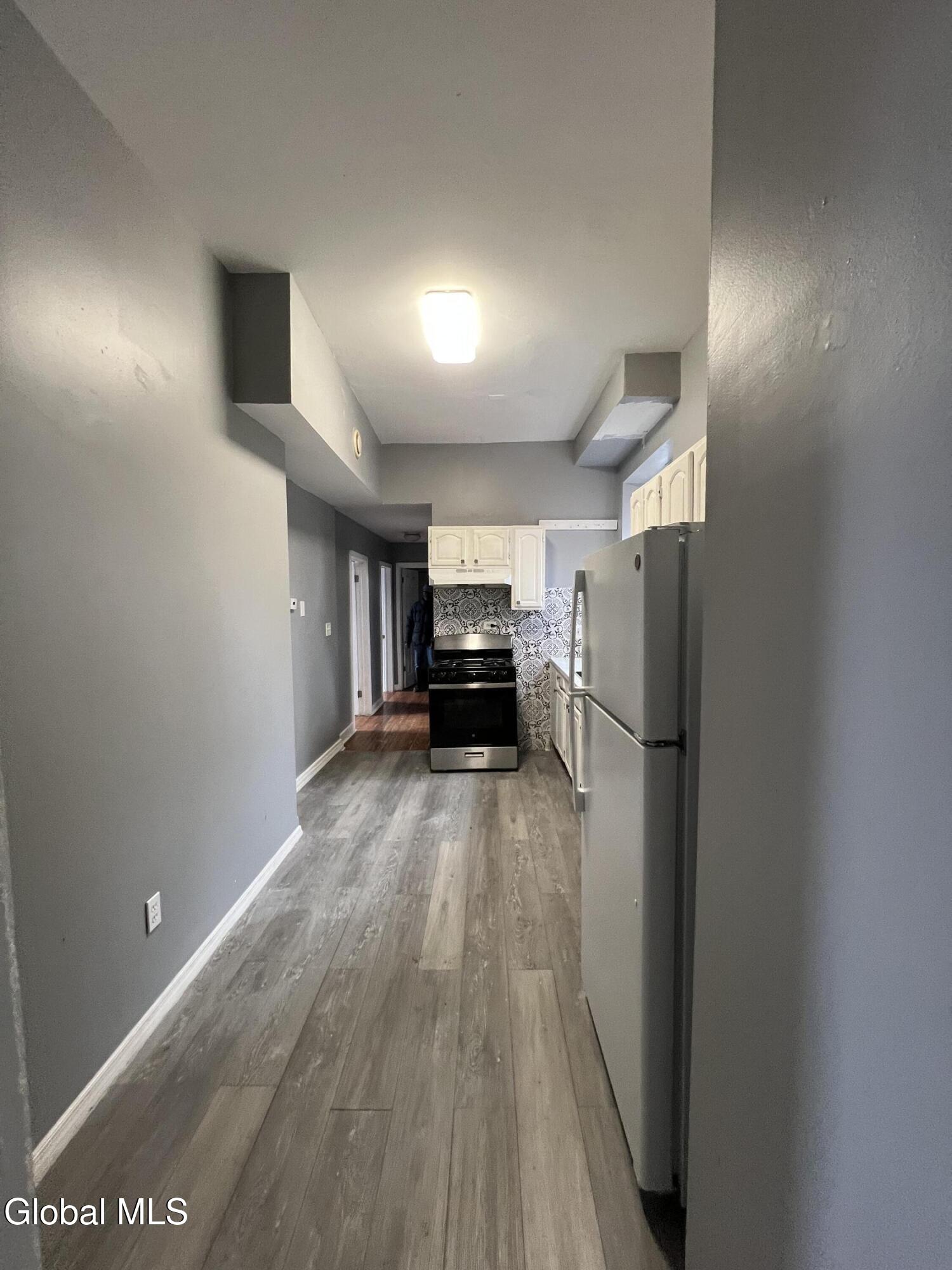 613 Clinton Avenue, Unit 2R Albany, NY 12206 - Photo 8 of 8 PassageWay