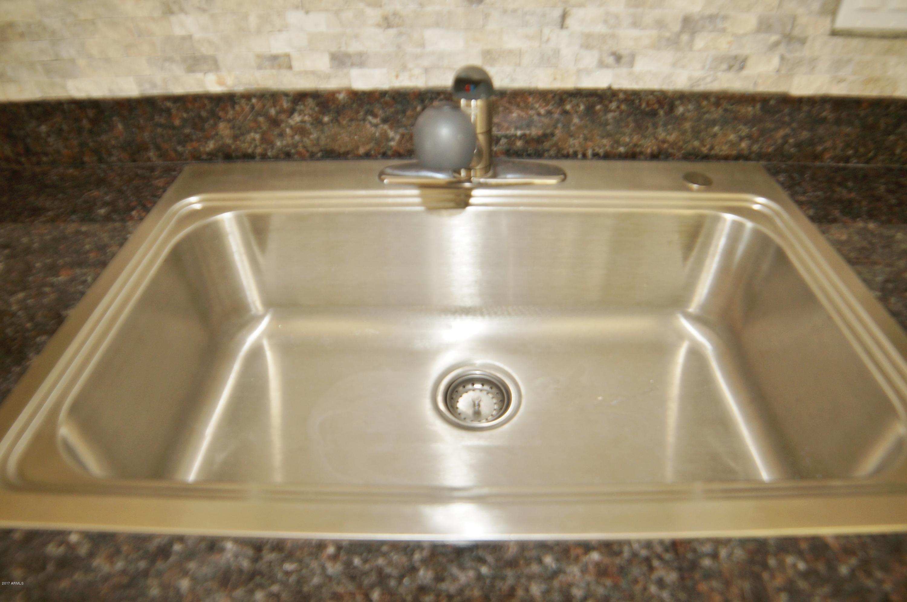 6805 West Coronado Road Phoenix, AZ 85035 - Photo 8 of 20 DSC06269
