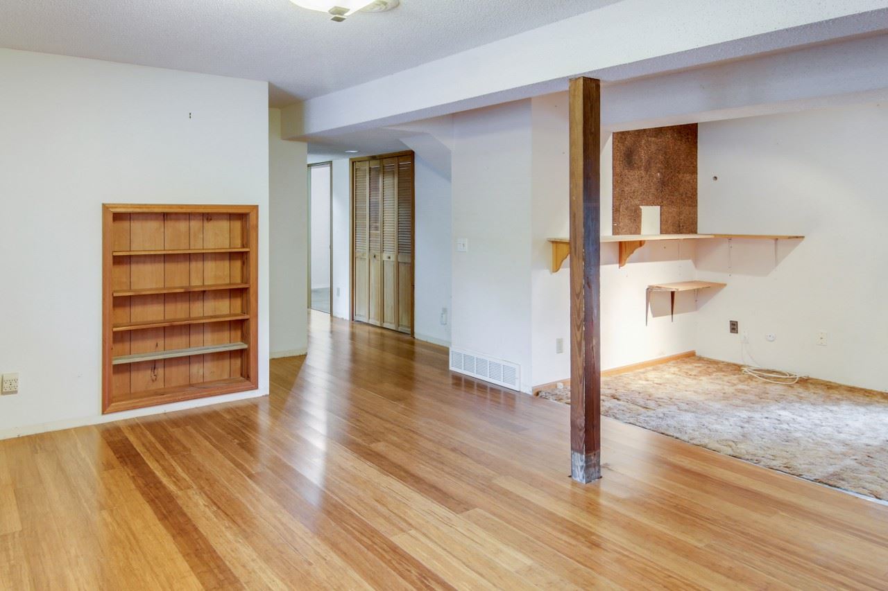 1123 Gonder Road Interlochen, MI 49643 - Photo 21 of 37 1882155-20.JPG