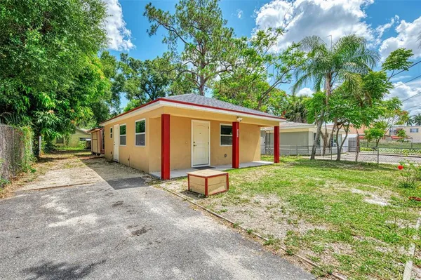 $285,000 | 1420 19th Avenue West, Bradenton, FL 34205