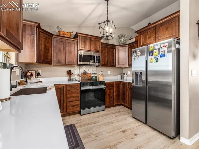 $554,000 | 100 Pleasure Trail, Penrose, CO 81240