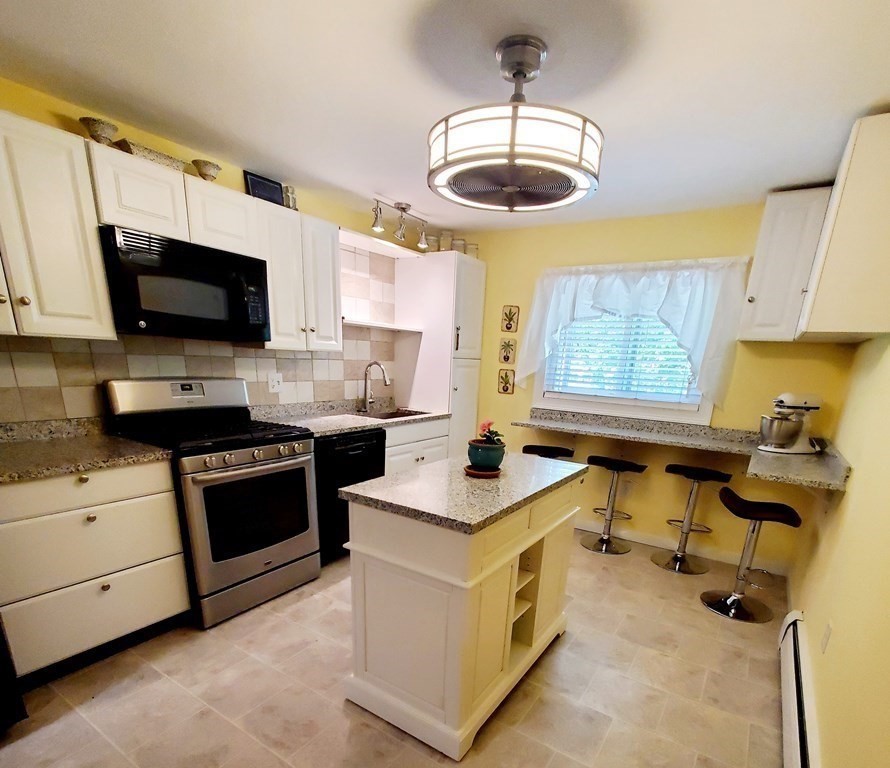 83 R Hobart Street, Unit A6 Danvers, MA 01923 - Photo 3 of 10