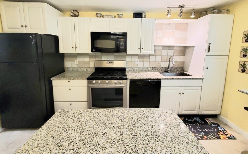 83 R Hobart Street, Unit A6 Danvers, MA 01923 - Photo 4 of 10